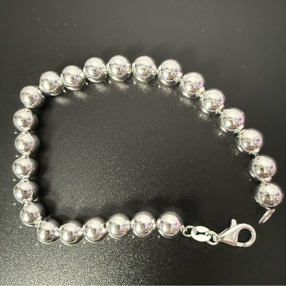 Jewelry - Elegant Silver Beaded Bracelet 8"